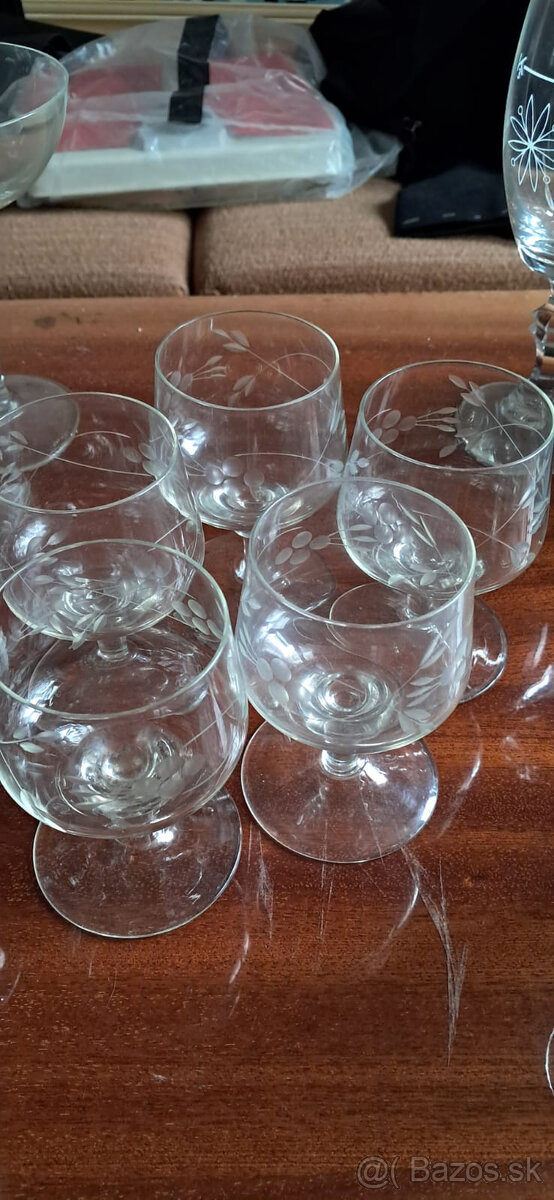 Predam male pohare na stopke