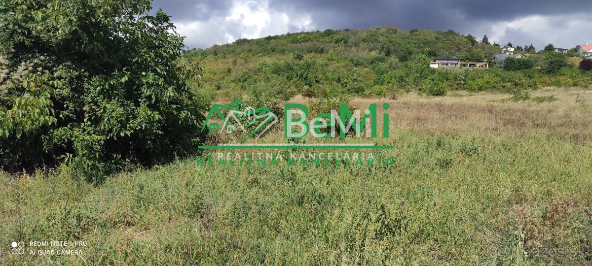 Pozemok pre stavbu RD, 698m2, Nitra, Zobor-Lupka, Landrover