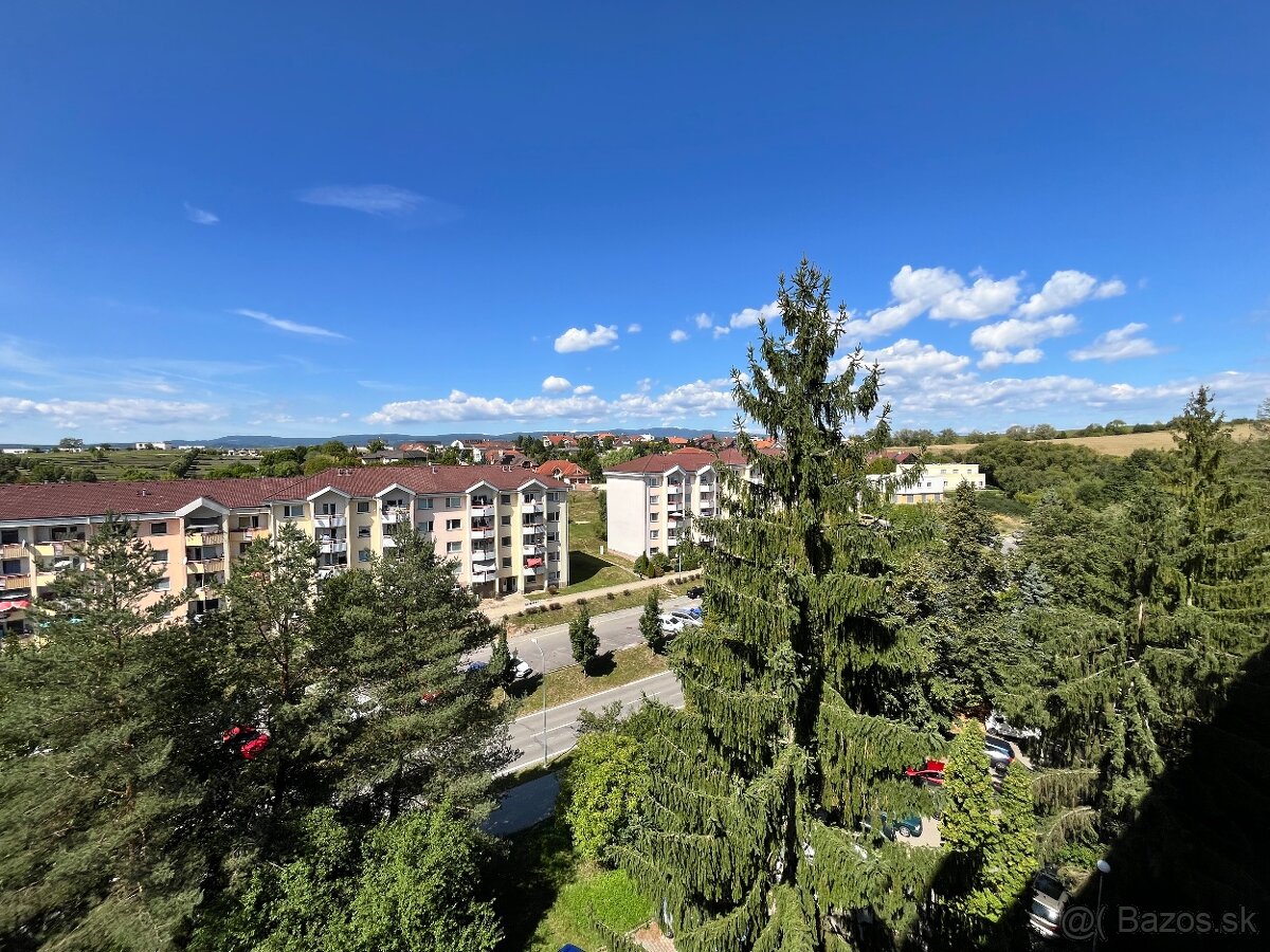 3,5-izbový byt 89 m², balkón aj loggia – Zlatý Potok, Zvolen