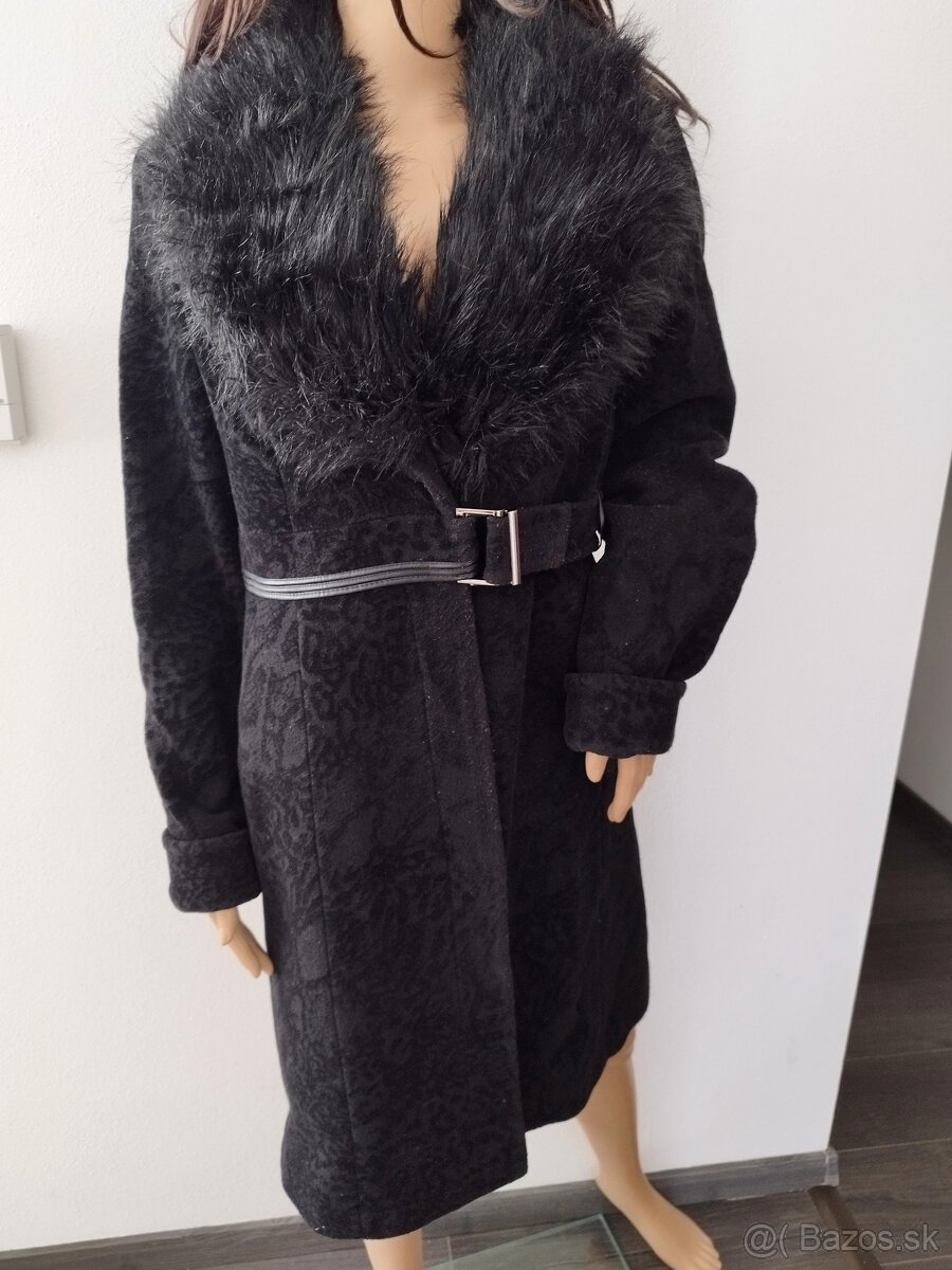 Dámsky vlnený kabát M/38 zn. Marlene