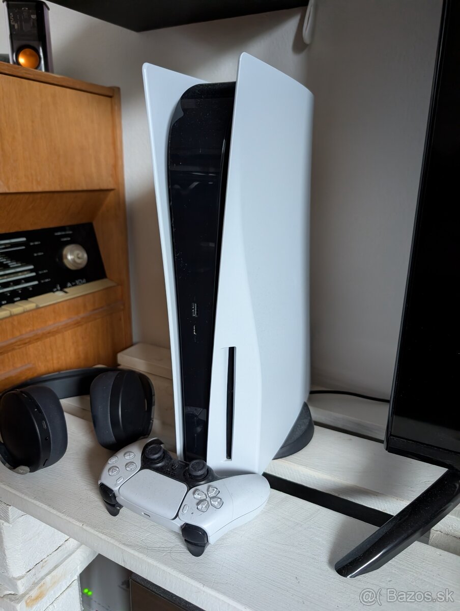 Playstation 5 + Playstation 5 Pulse 3D headset