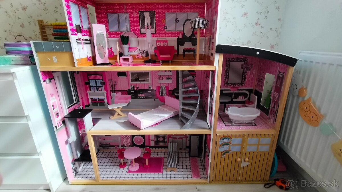 Domcek pre babiky, domcek.