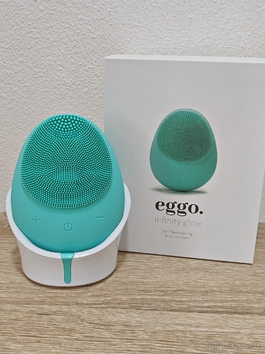 Sonická čistiaca kefka Eggo