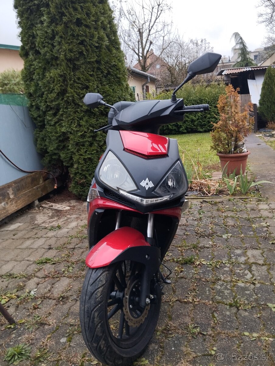 Adamoto 125-4t
