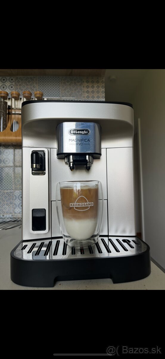 Predám kávovar Delonghi Ecam Magnifica Evo