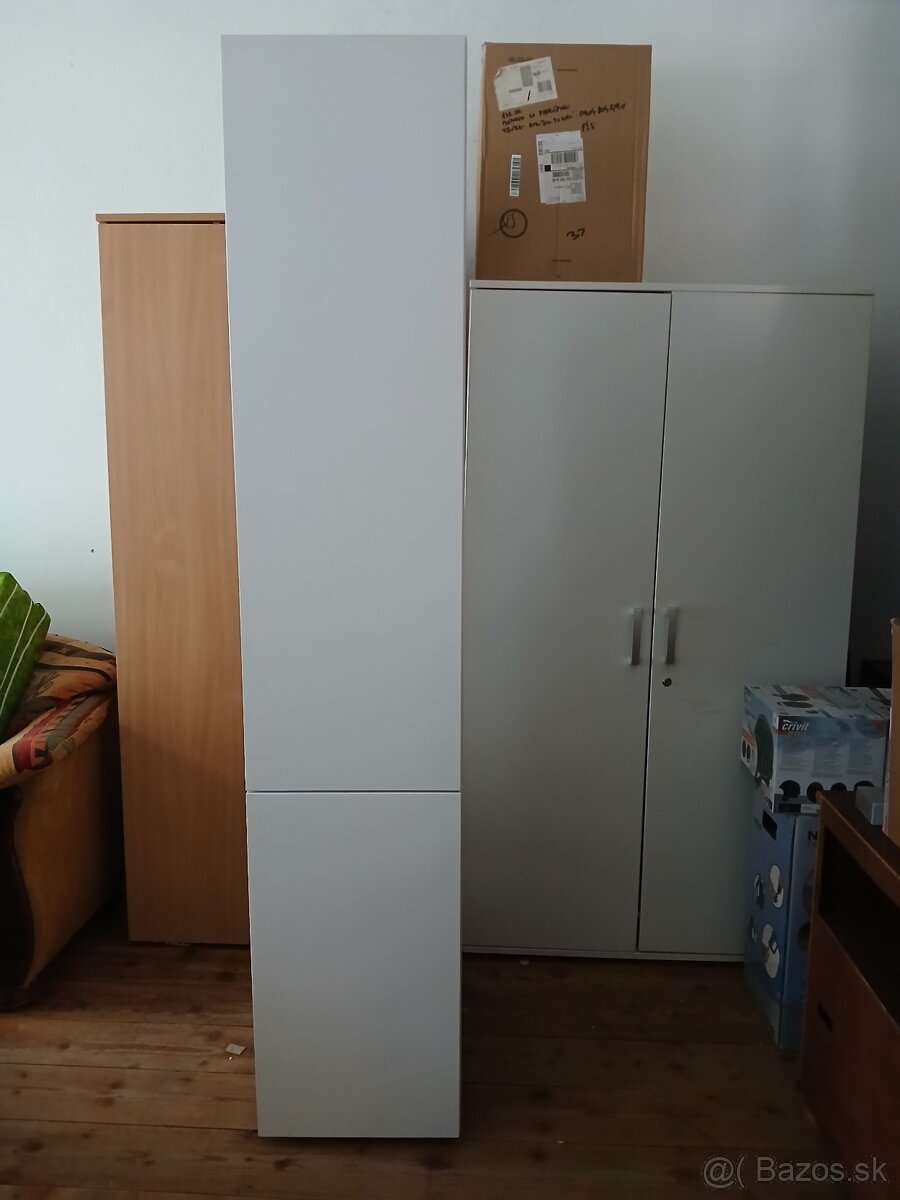 Šatníkov skriňa