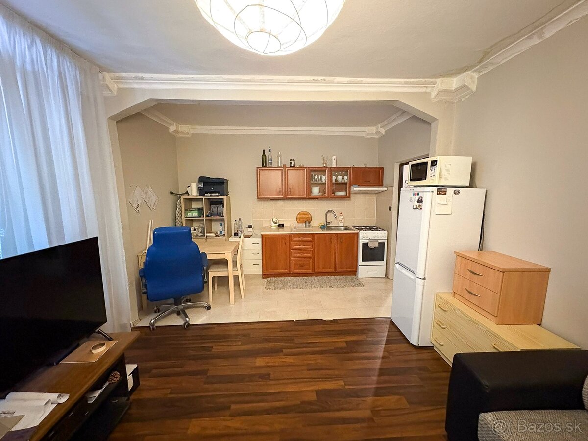 1,5 -izbový byt 43 m2 s balkónom – Haburská, Ružinov, BA