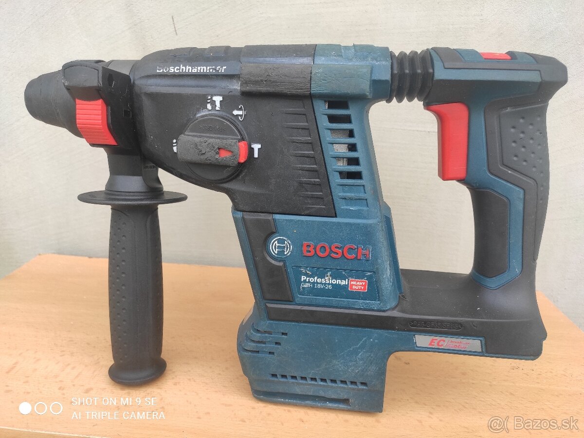 Bosch akumulátorové kladivo
