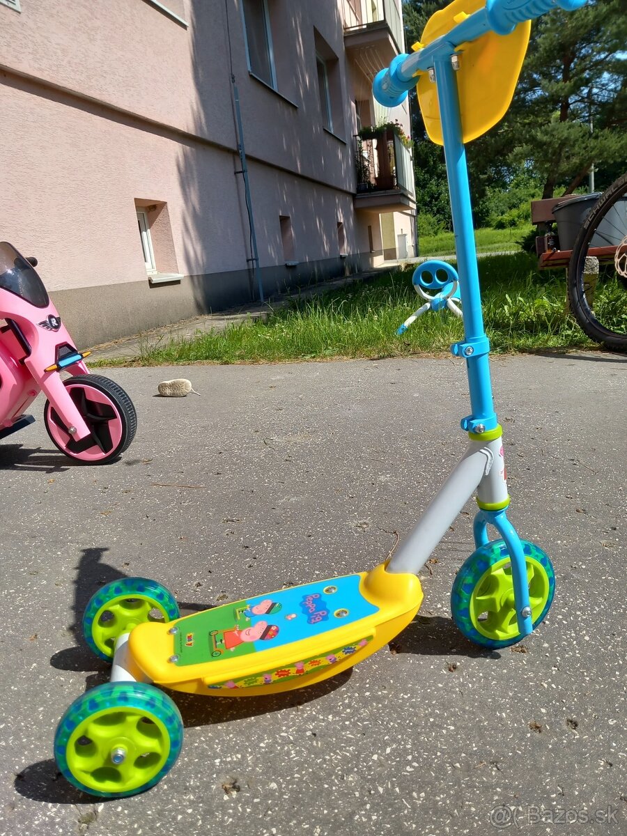 Kolobežka Peppa Pig Mondo