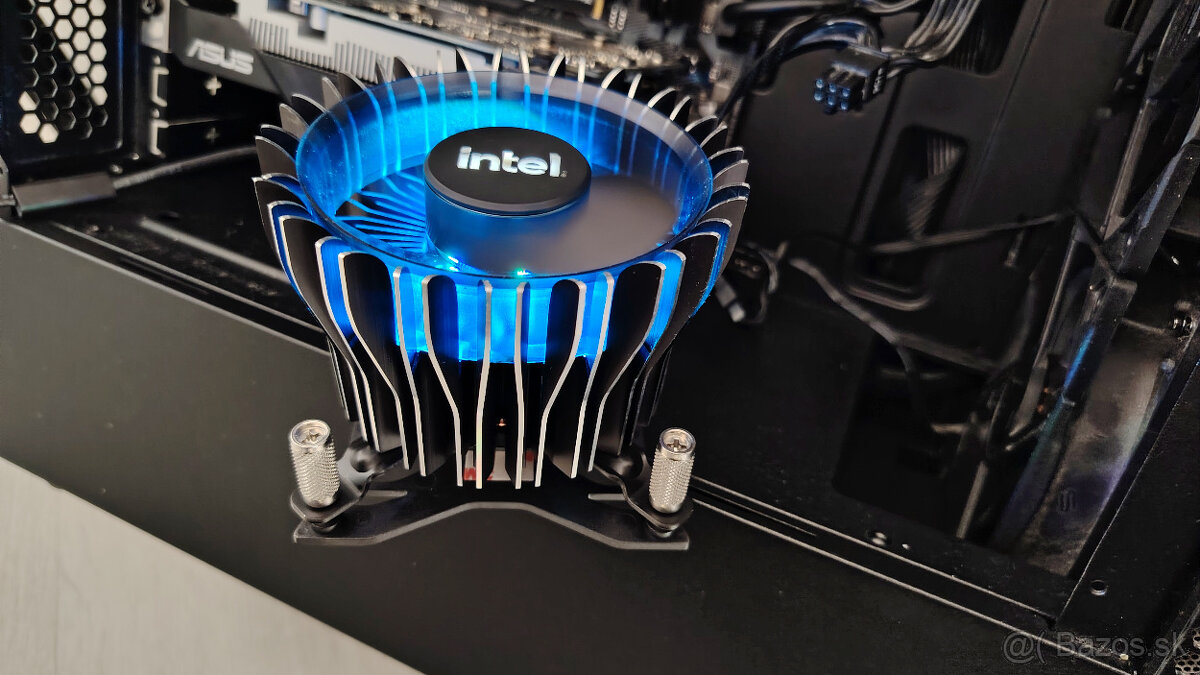 Intel® Laminar RH1 Cooler LGA1700