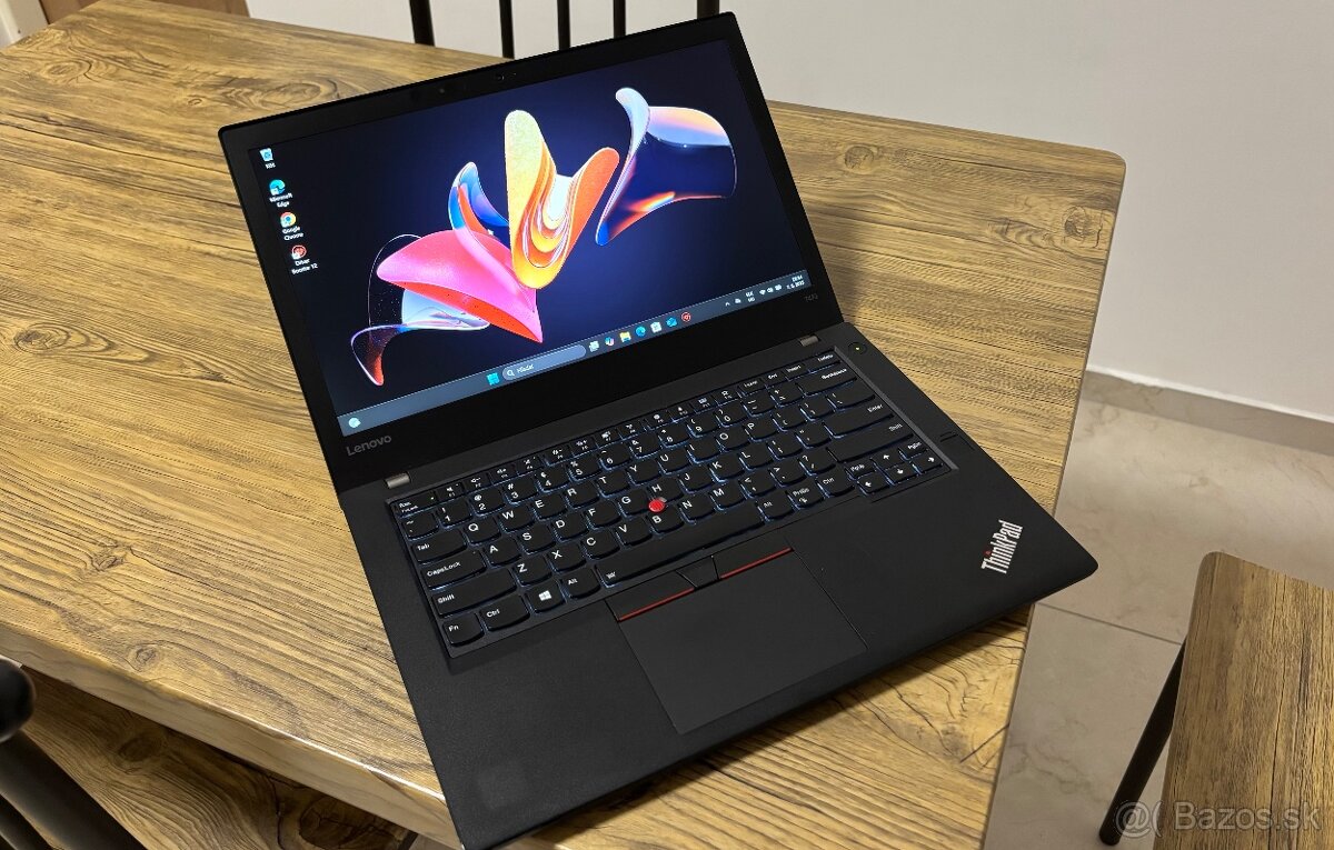 Lenovo/Notebook/i5-7300/12GB RAM DDR4/256GB NVMe SSD/Intel
