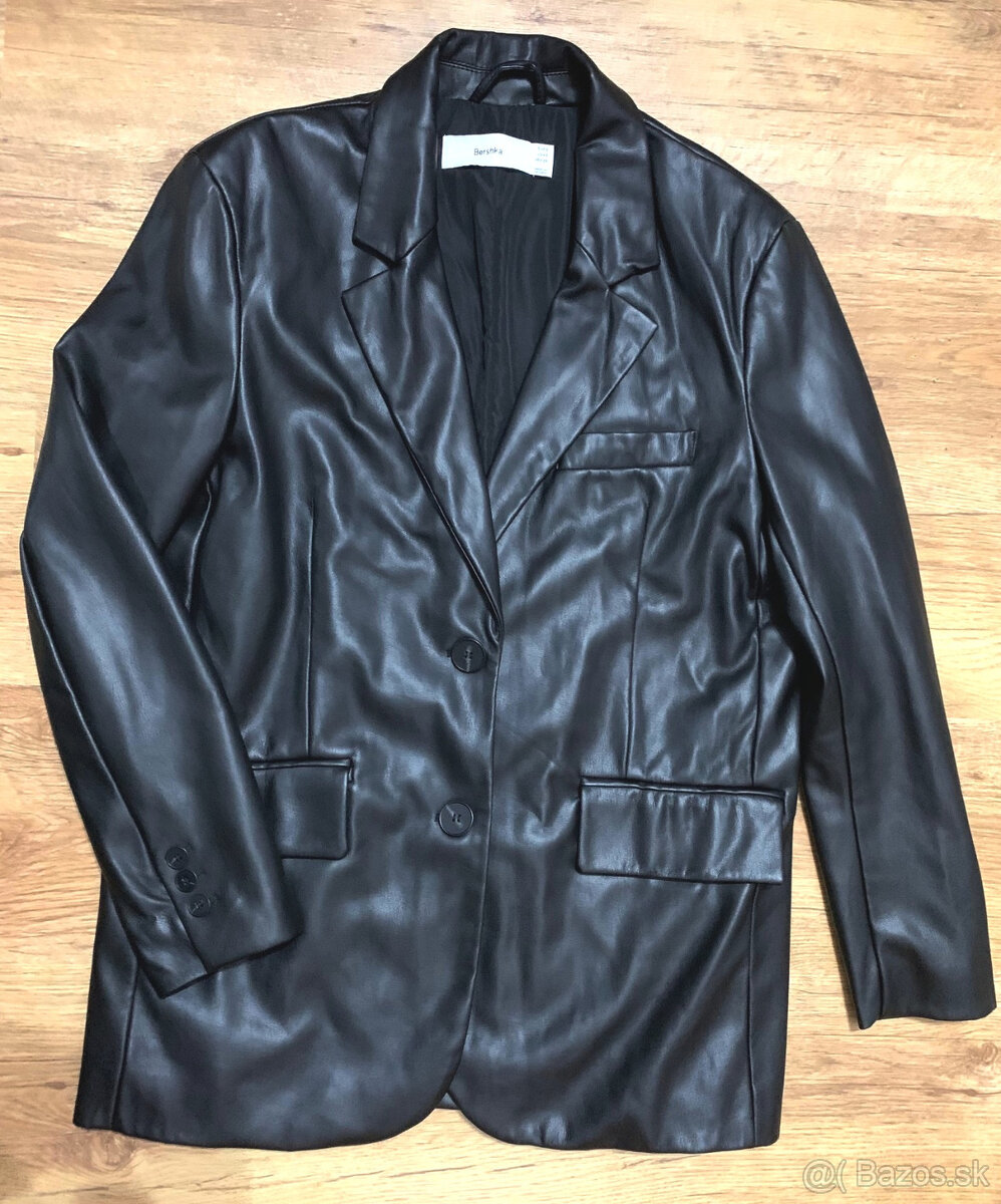 Blejzer koženkový Bershka S-M
