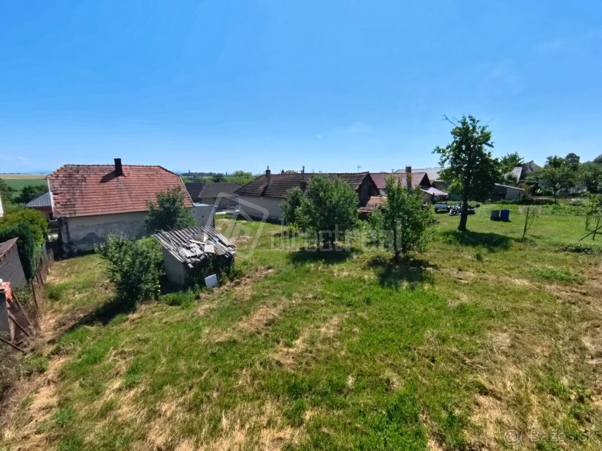 Krásny pozemok so všetkými IS situovaný v slepej ulic…