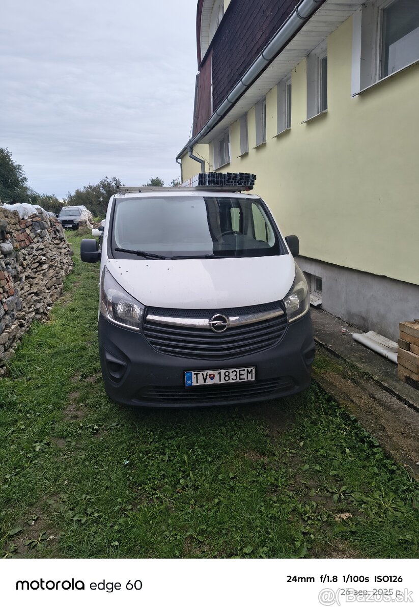 Opel vivaro 2015 1.6 6 Miestne