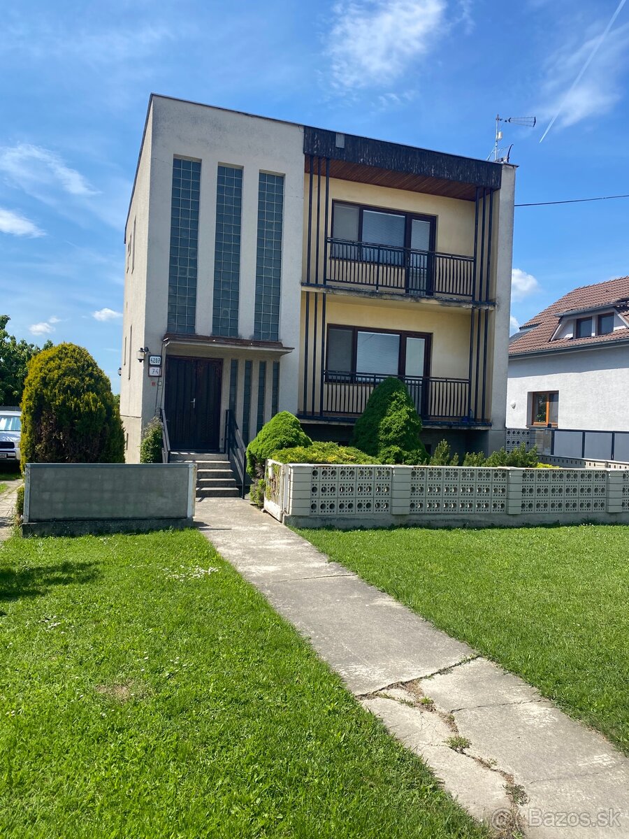 Ponúkam na predaj 5 izb, rodinný dom v obci Kocurice.