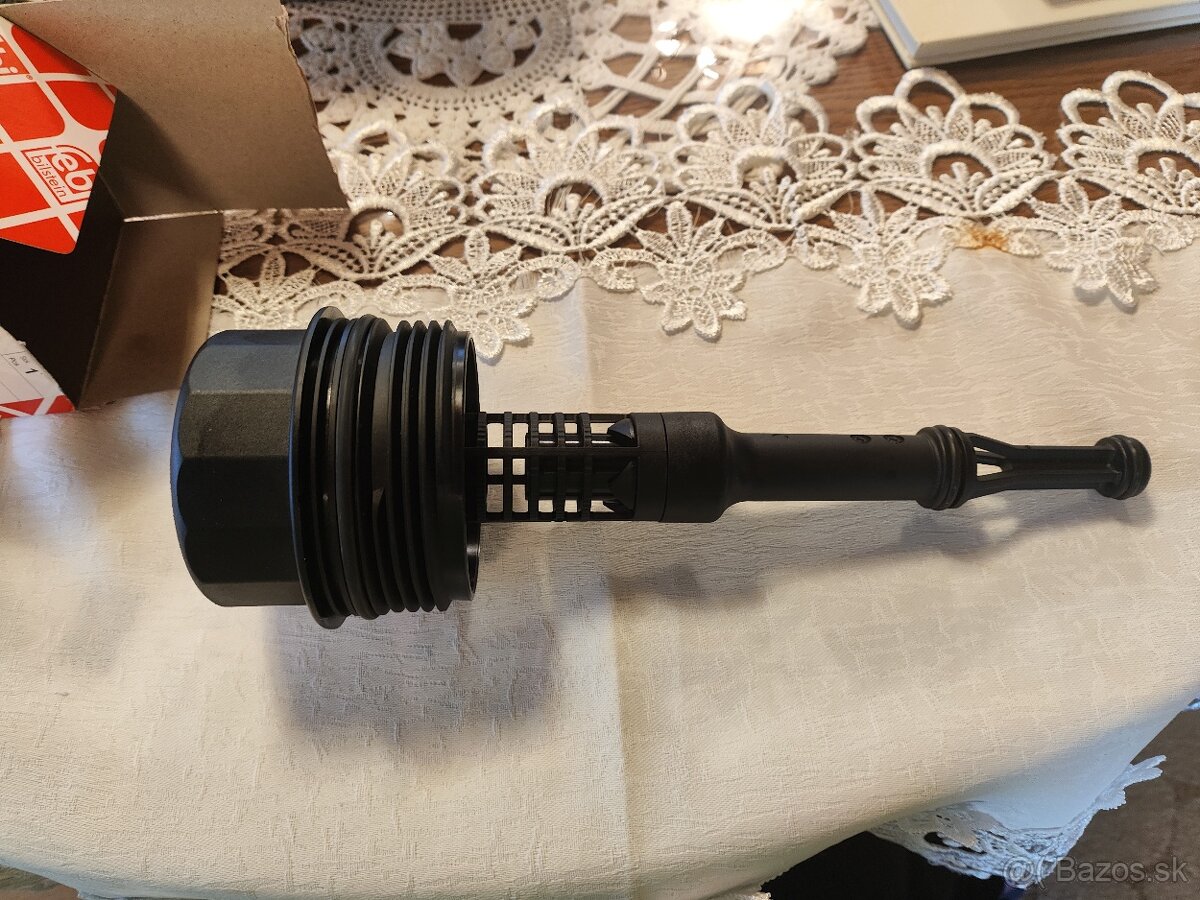 Kryt puzdra olejoveho filtra Mercedes Benz PKW