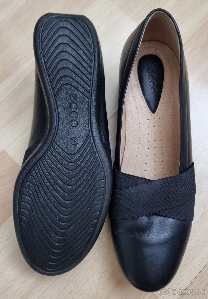 NOVÉ neobuté značkové ECCO kožené poltopánky, veľkosť 39