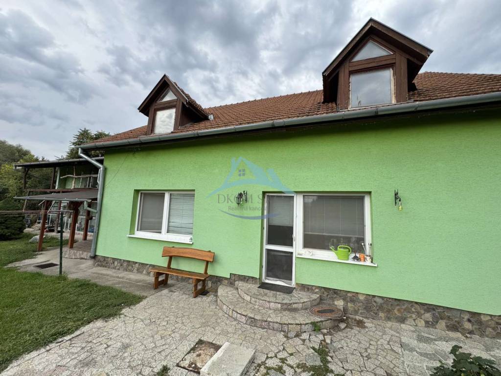 Znížená cena Na predaj: Rodinný dom – Šahy, okraj prírody