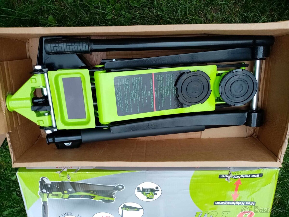 Nizkoprofilovy zdvihak