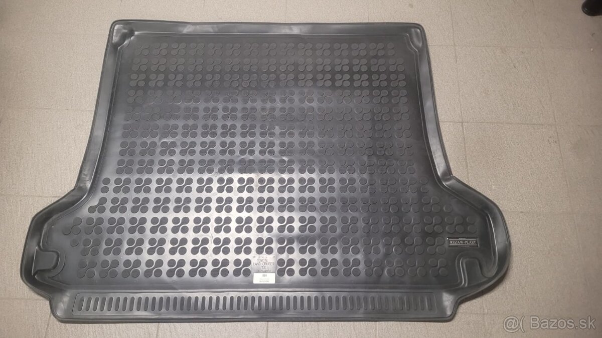 Vanicka do kufra Toyota Land Cruiser