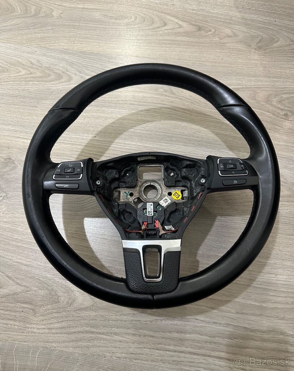 Trojramenný kožený volant vw group