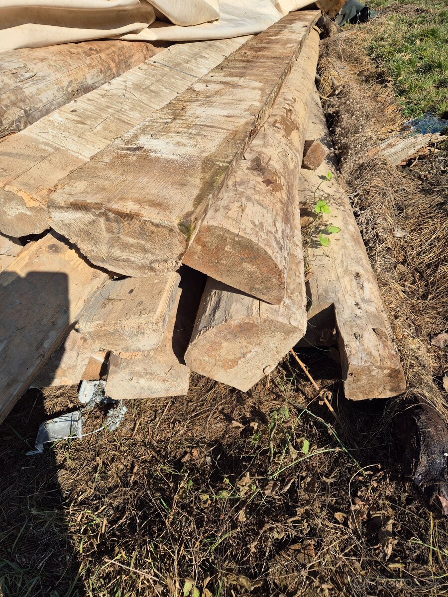 Stare trámy a hranoly