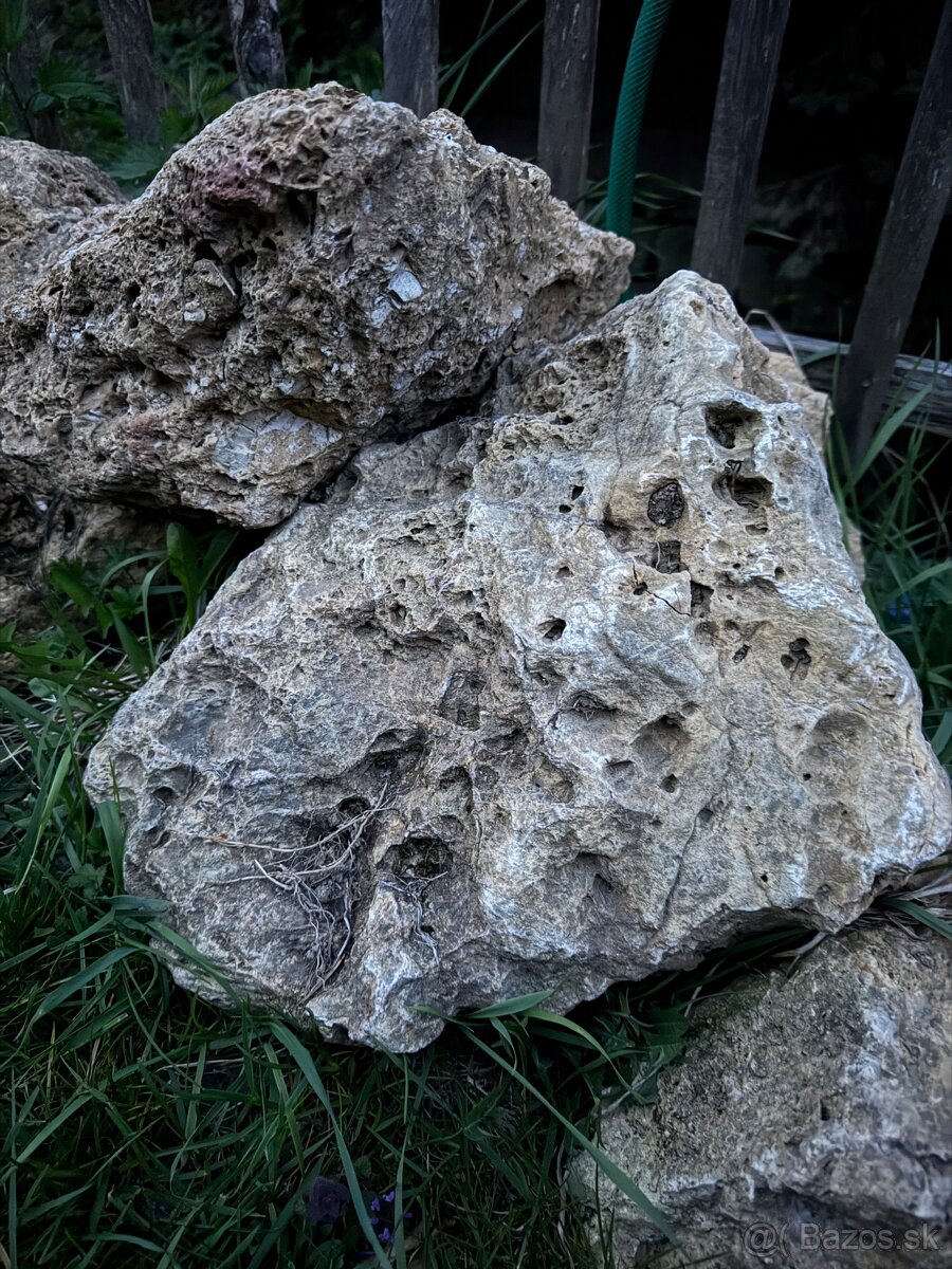 Okrasné kamene - túf, travertín