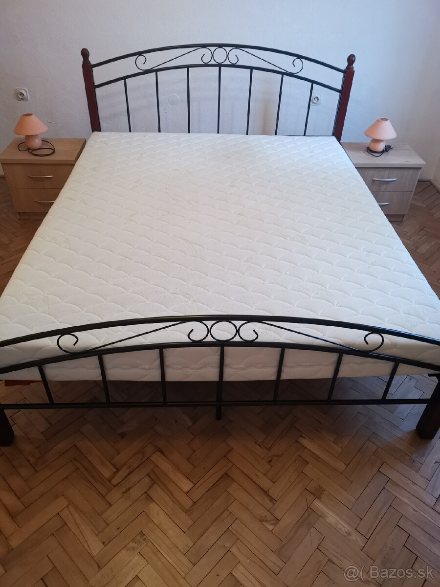 Manželská posteľ 160cm