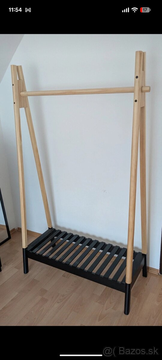 Stojan na oblečenie
