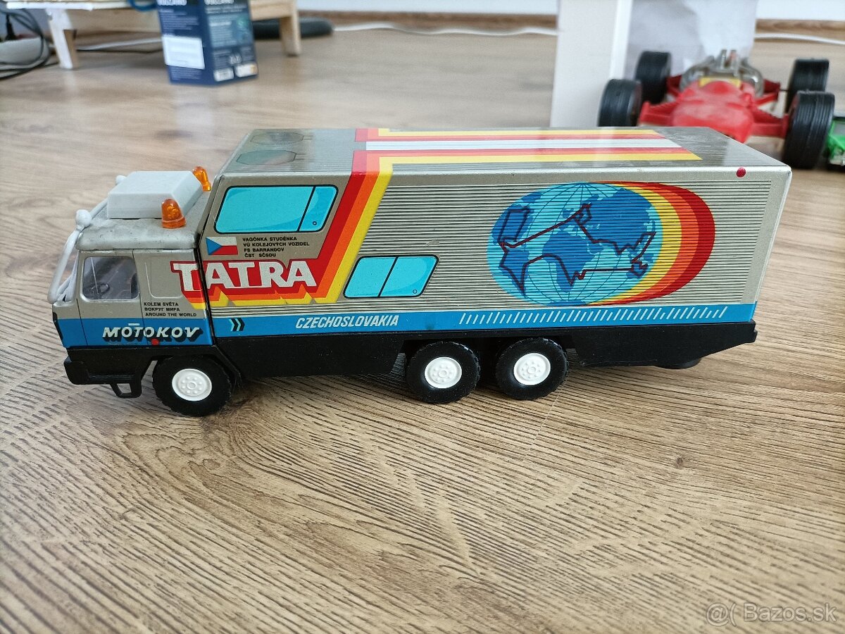 Tatra 815 kolem sveta