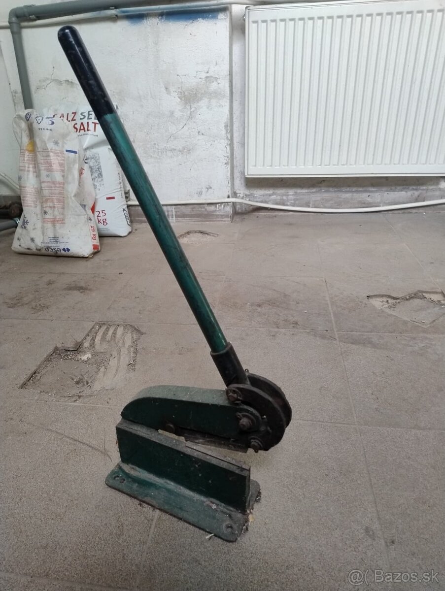 Predám stolové nožnice na plech. Pákové