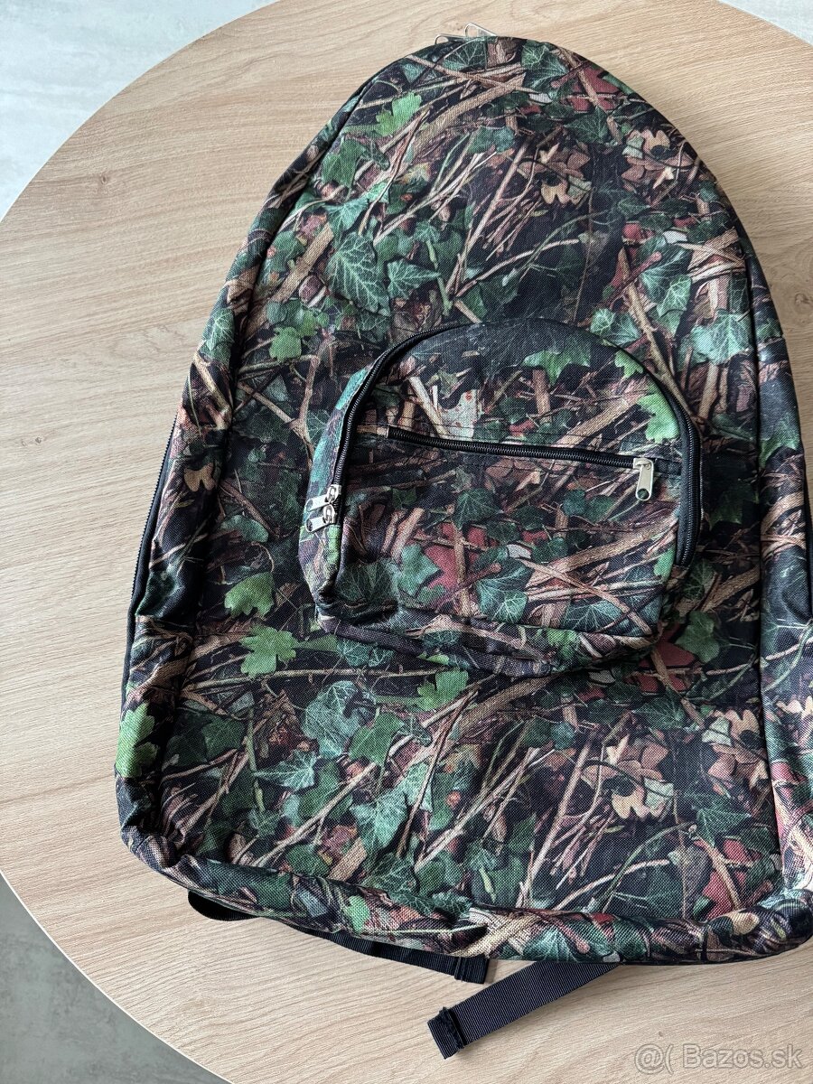 Batoh pre zavážaciu loďku
