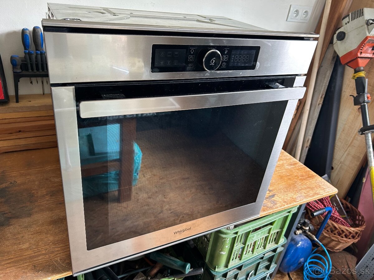 Vstavana rura Whirlpool AKZM 8480 IX