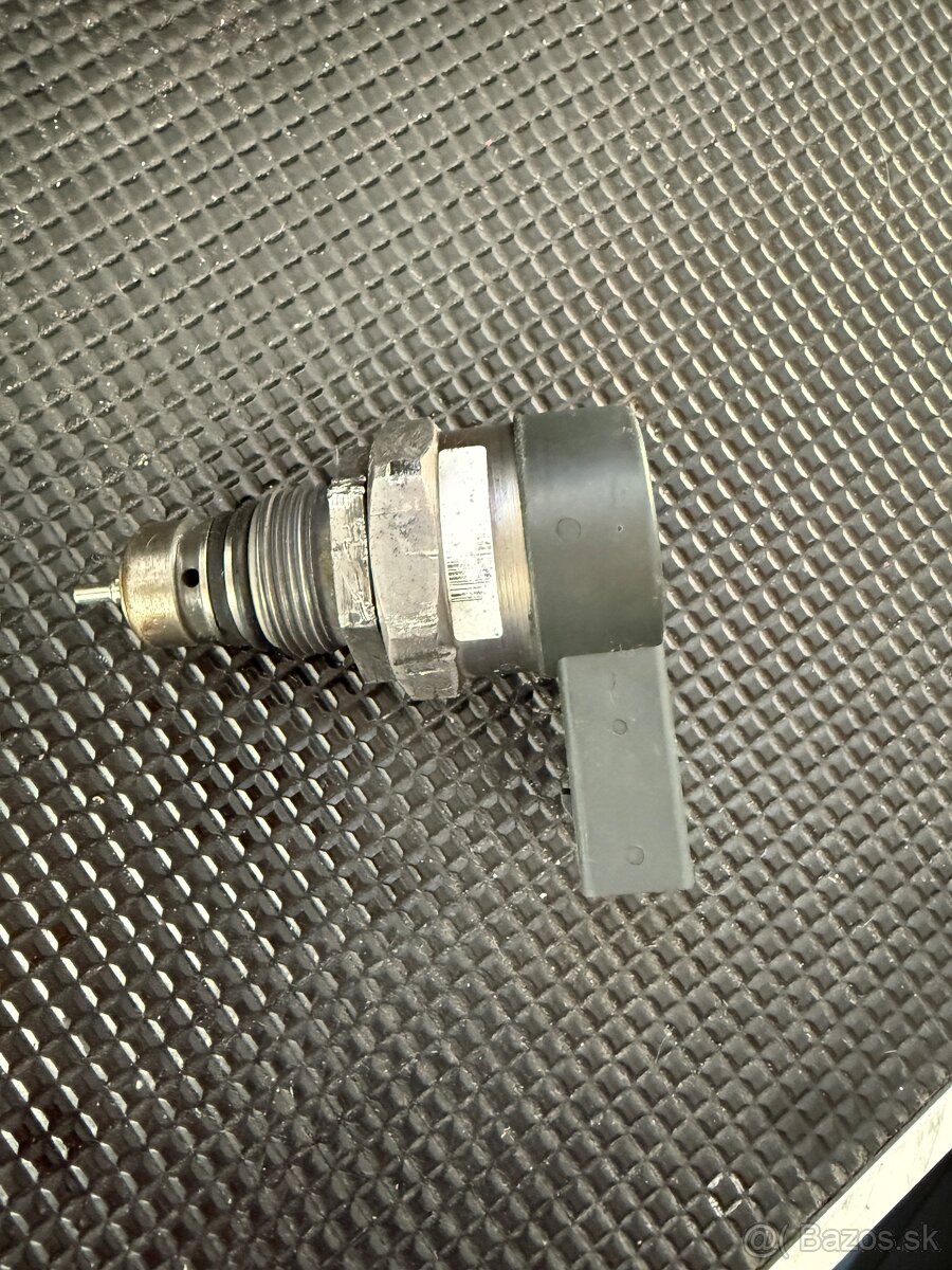 Regulator tlaku paliva