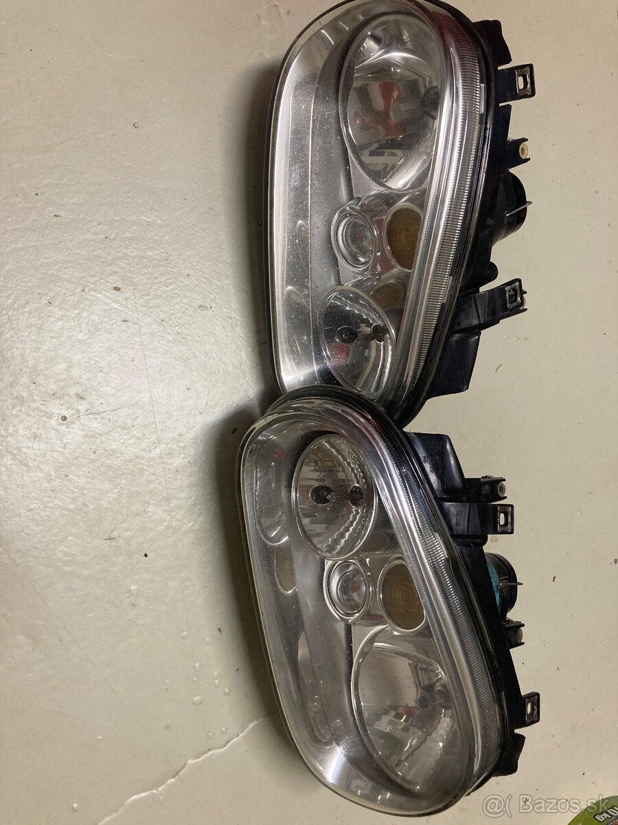 Predné svetlá golf 4