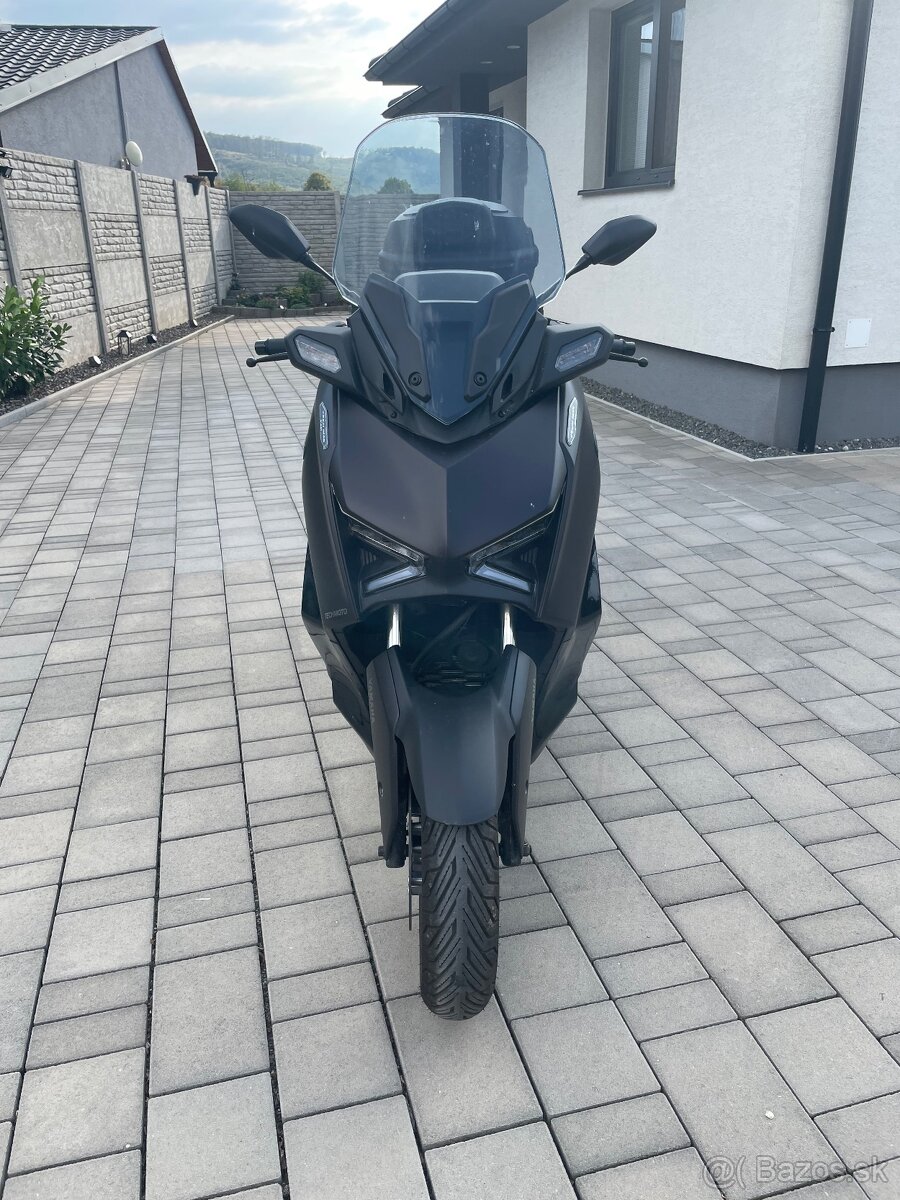 YAMAHA XMAX 125 Tech max