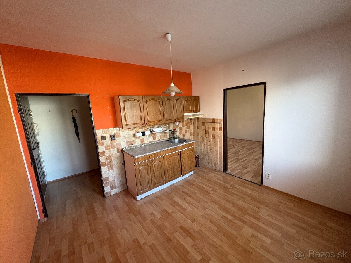 1 Izbový byt v centre mesta Levice
