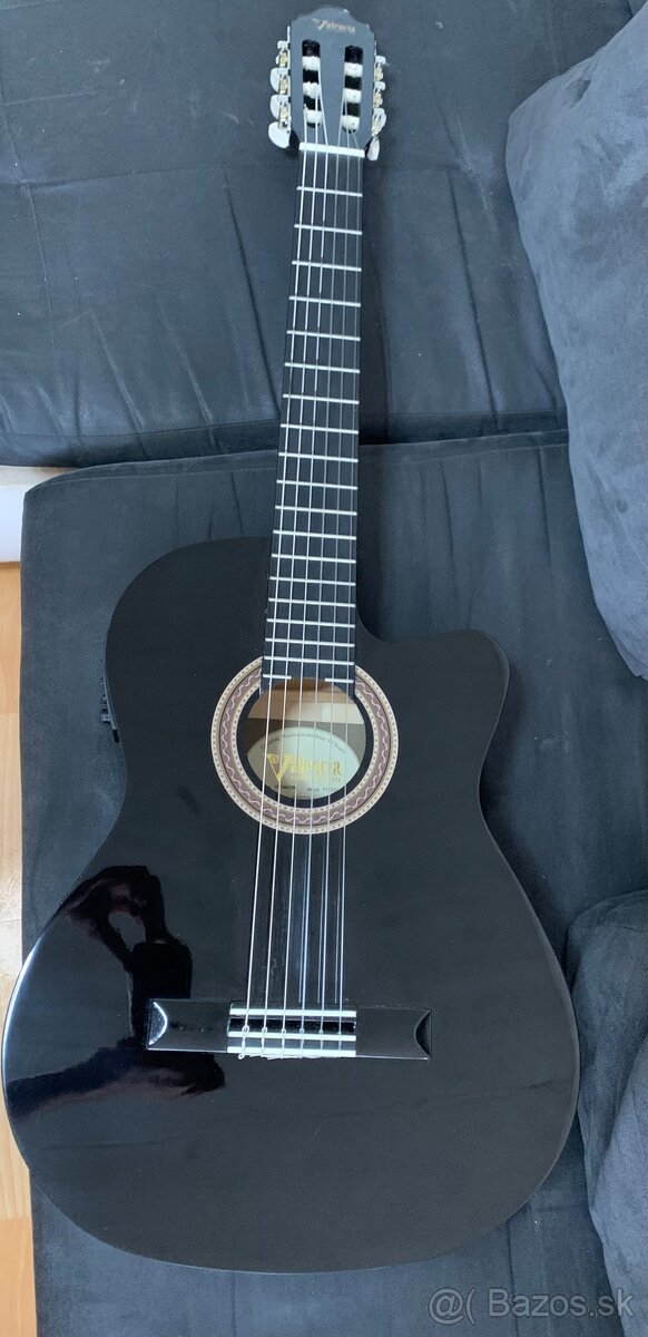 Gitara Valencia
