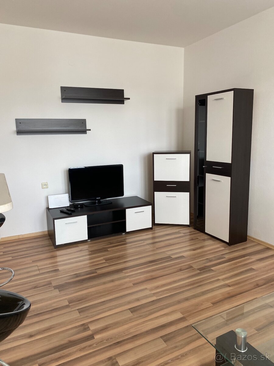 Krásny kompletne zariadeny 2 izbový byt - Trenčín