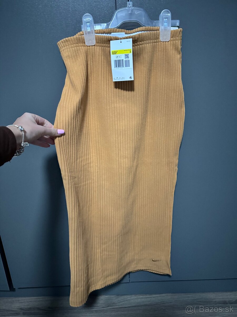 Nike sukňa