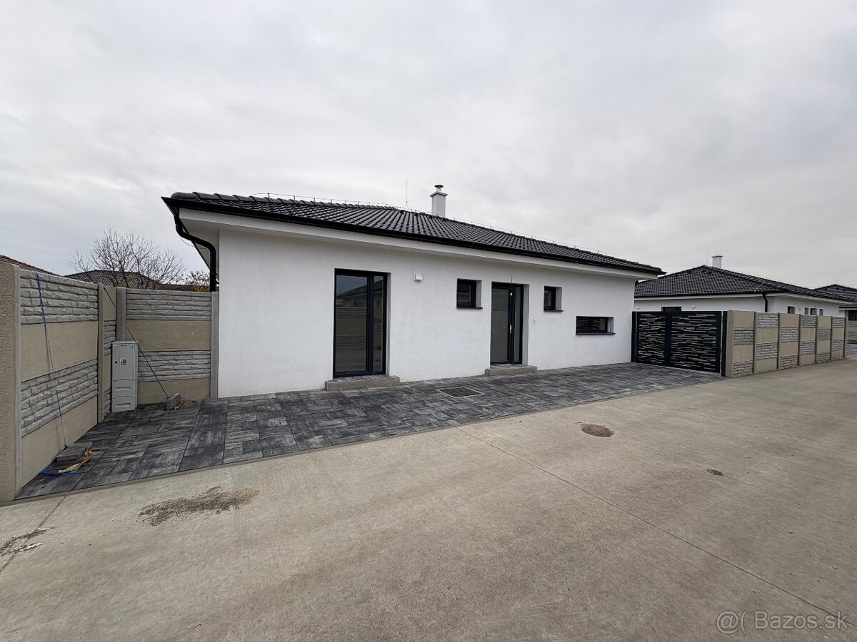 Moderný 4 izbový RD Groisov Dvor v Kostolišti