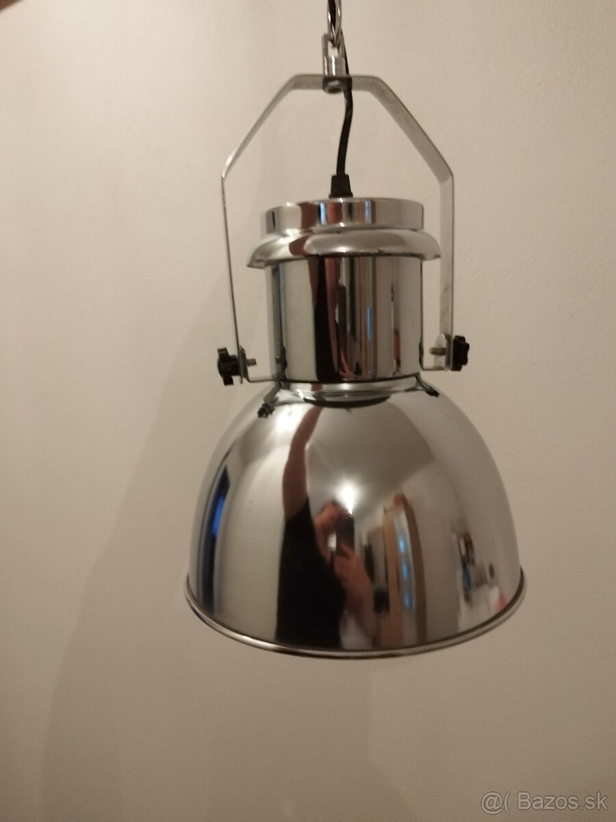 Lampa stropná