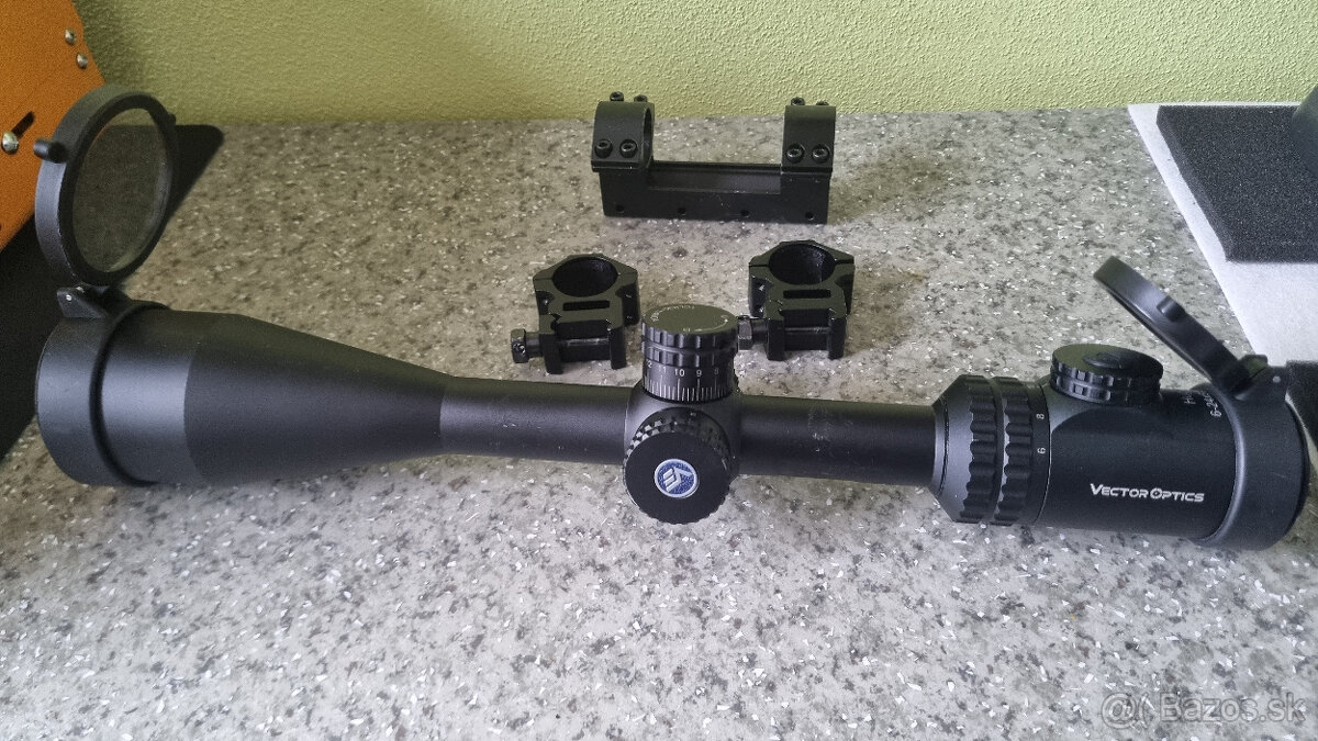 puškohlad Hugo Vector optics