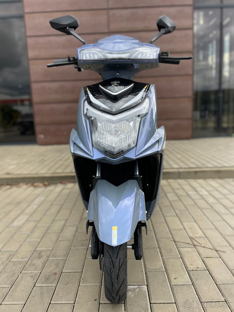 Elektroskútr - MoBee - I3