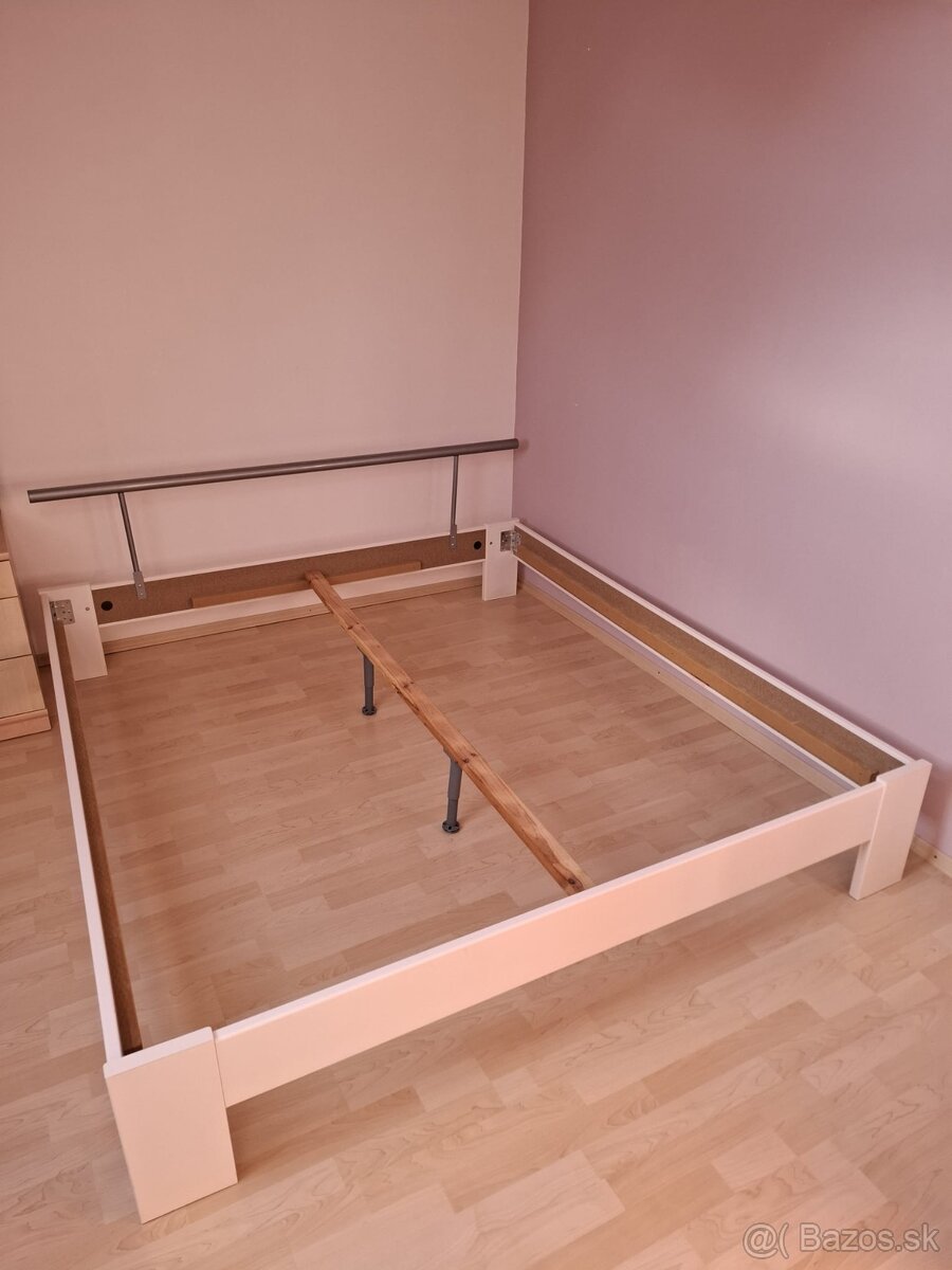 Manželská postel 180x200cm