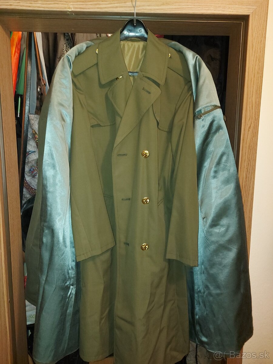 Vojenský kabát a plášť