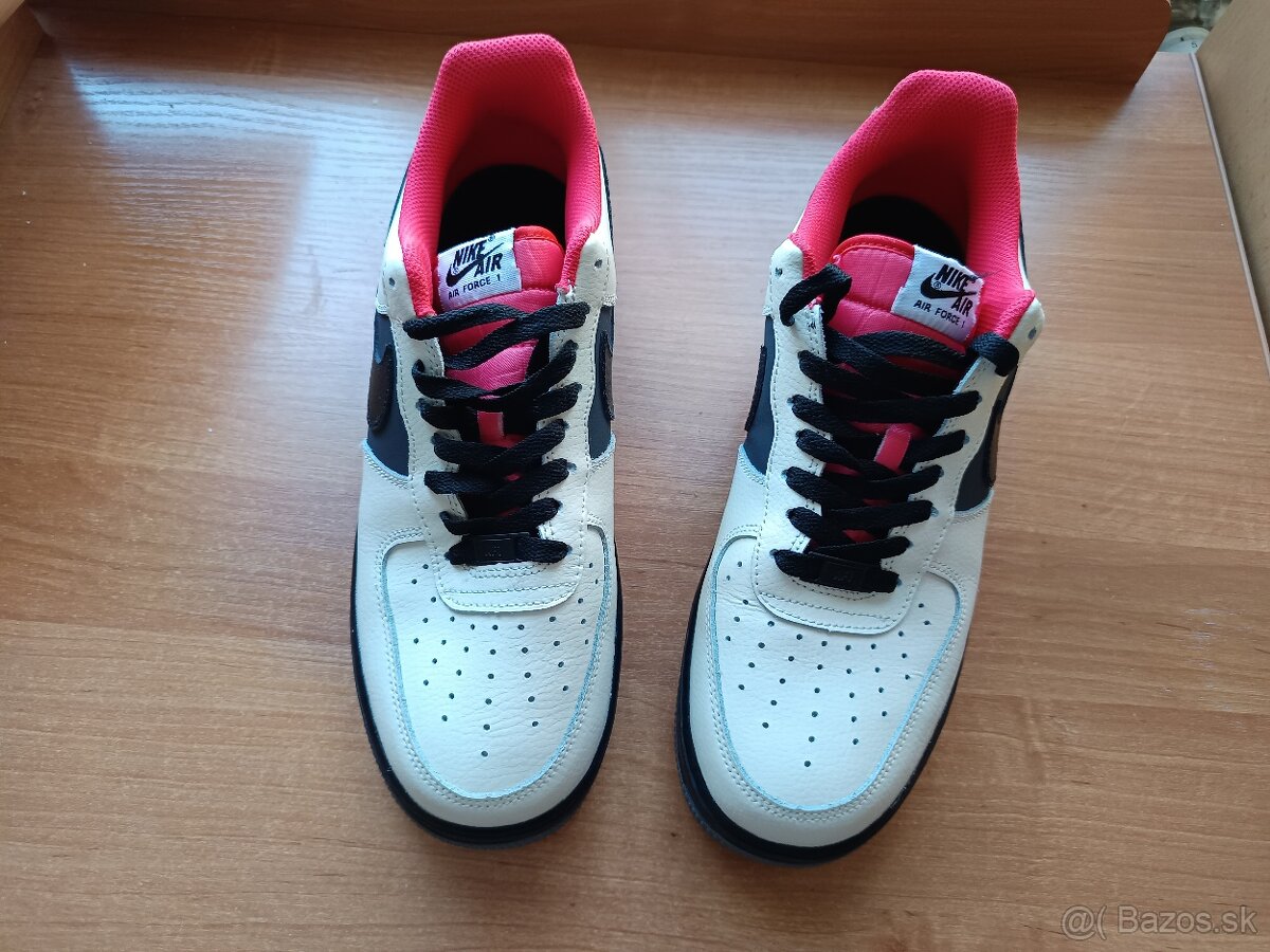 Tenisky NIKE č. 44.