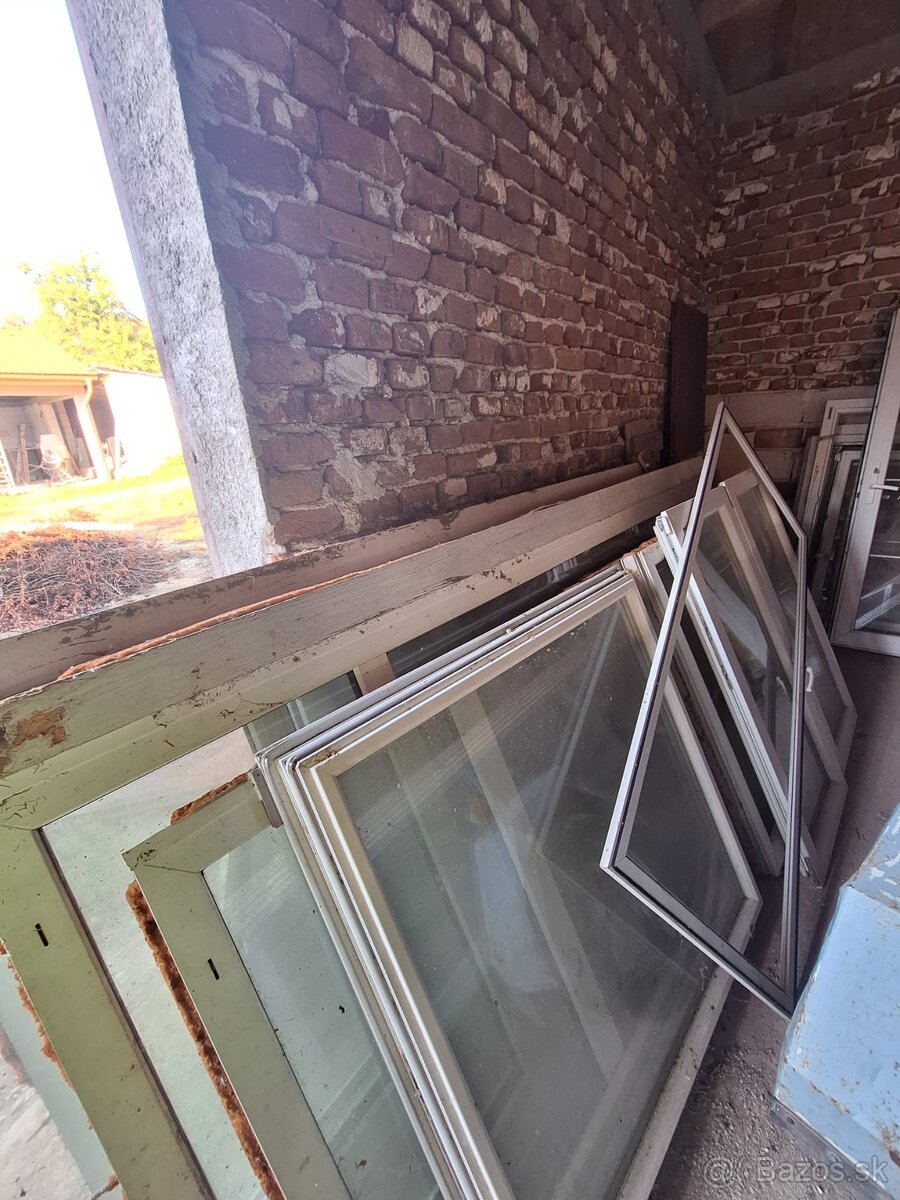 Staršie plastové okná za odvoz