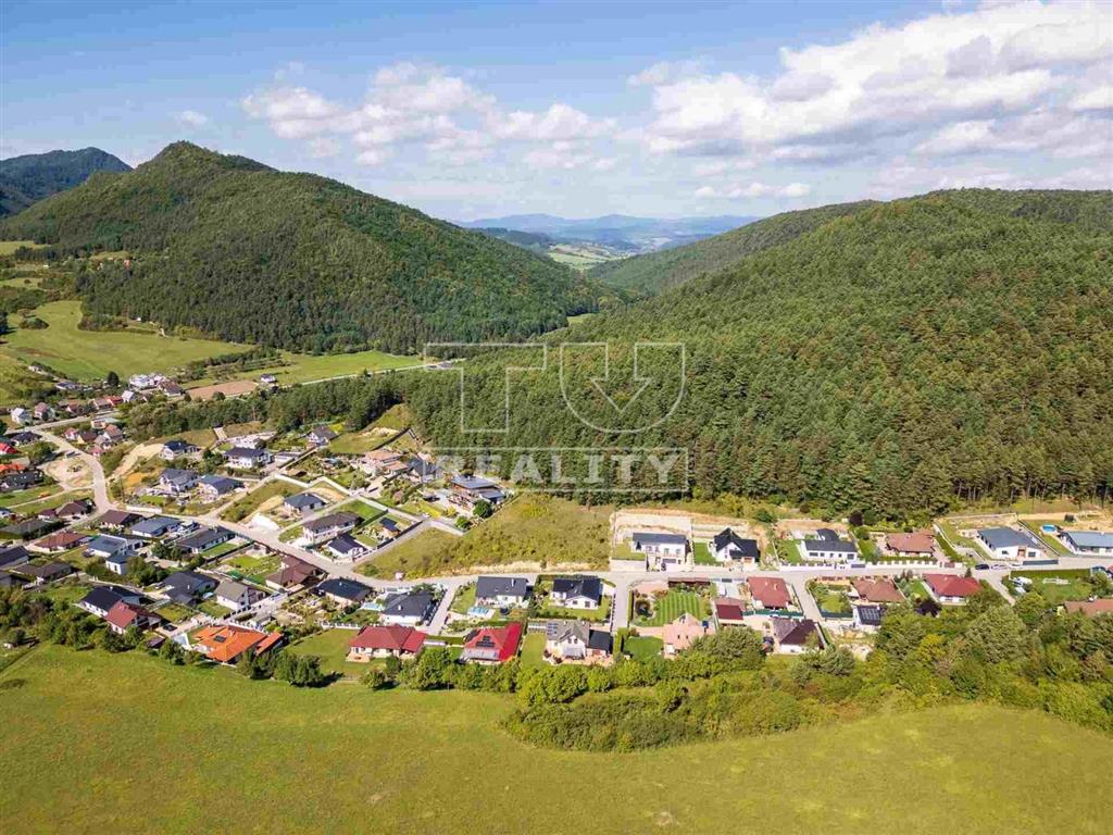 STAVEBNÝ pozemok na predaj v obci Pružina