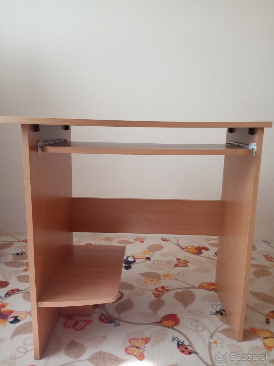 Stolík